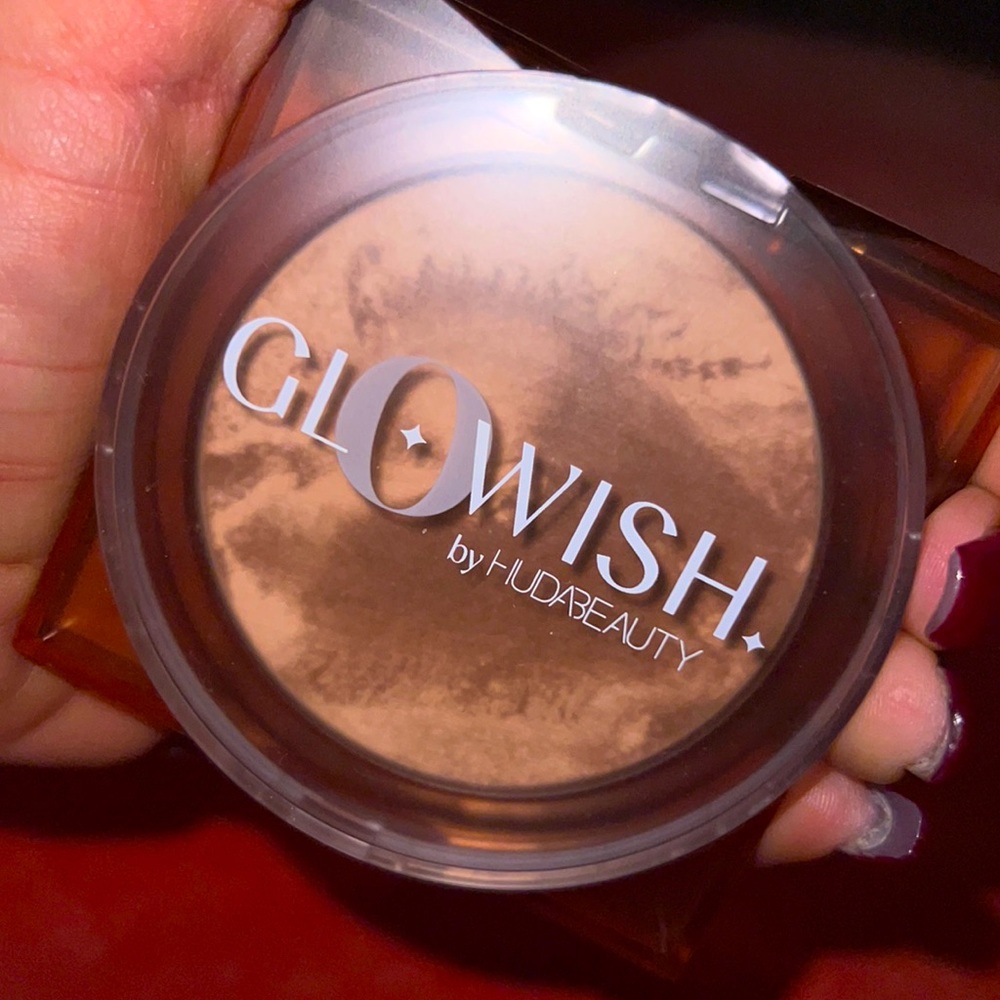 Brand New! HUDA GLOWISH.